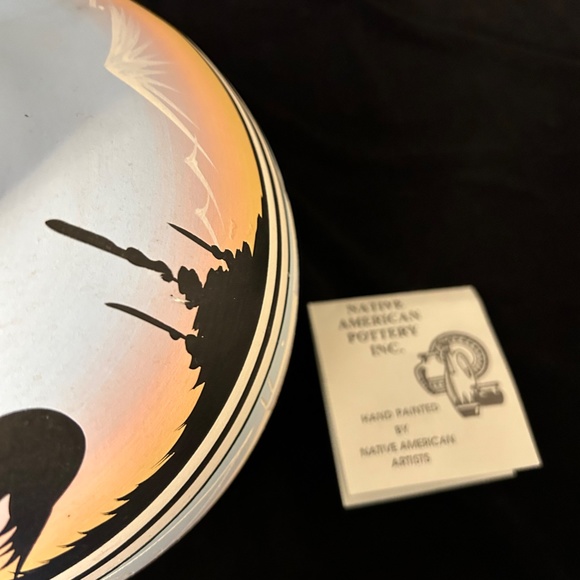 Navajo Native American signed hand painted pottery. - Picture 7 of 8